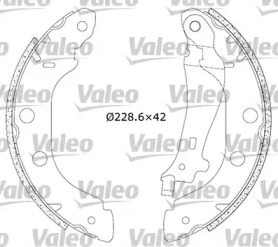 Комлект тормозных накладок (VALEO: 553853)